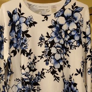 Alfred Dunner Women's Floral Top - Blue and White Sz L